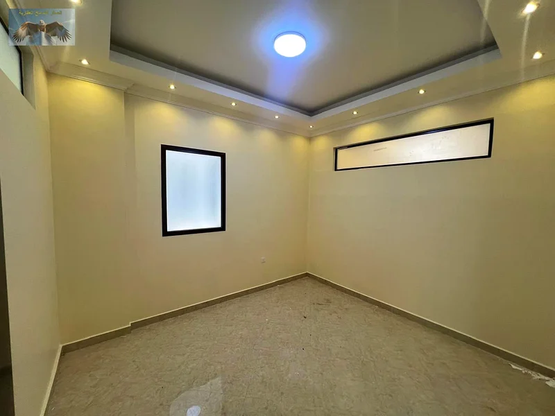 📐 Comfortable bedrooms with a large living hall – perfect for family gatherings. 🛋️ Additional storage room (store) for extra convenience and organ63719050945410113