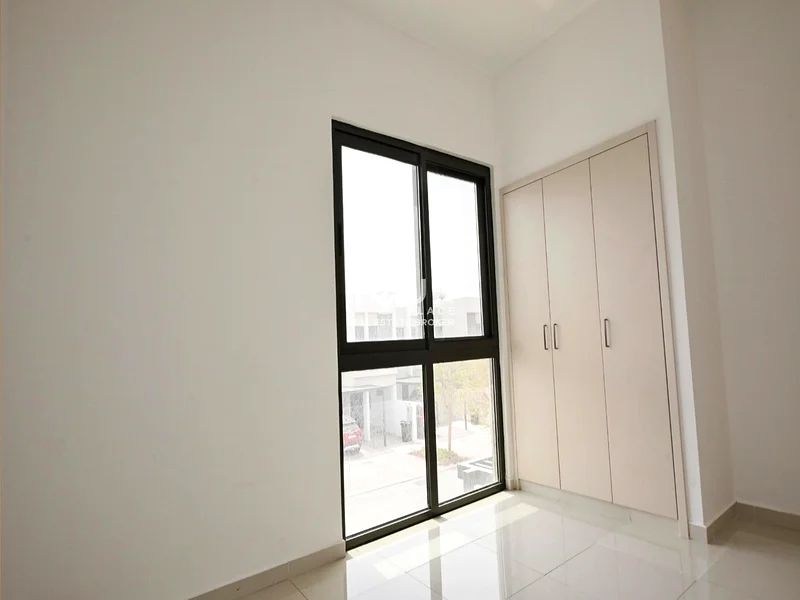 شيكات متعددة | 3+ غرف خادمة | جاهز للانتقال!63654981683969114