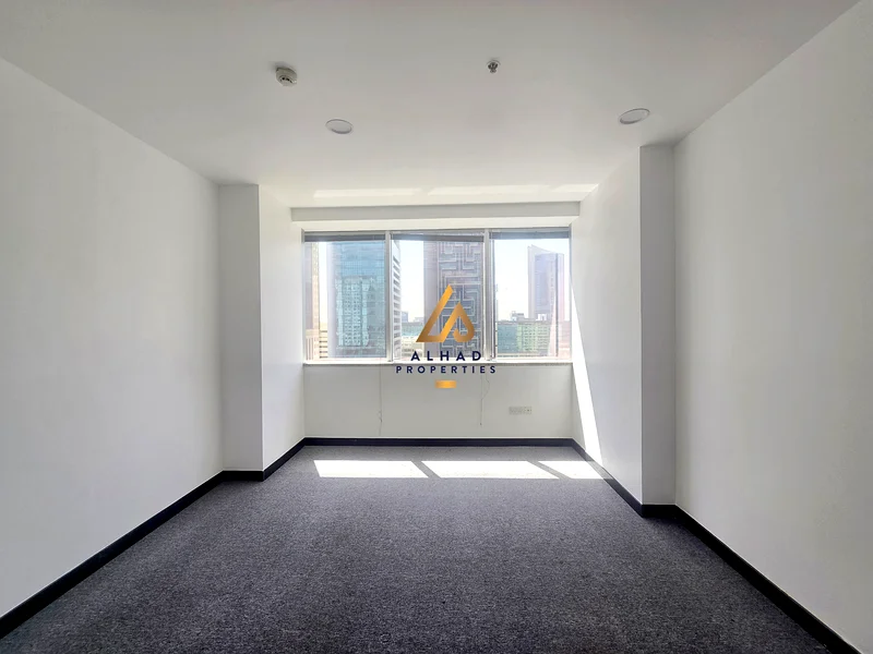 Fitted | Partitioned | On Sheikh Zayed Road63617435691521112