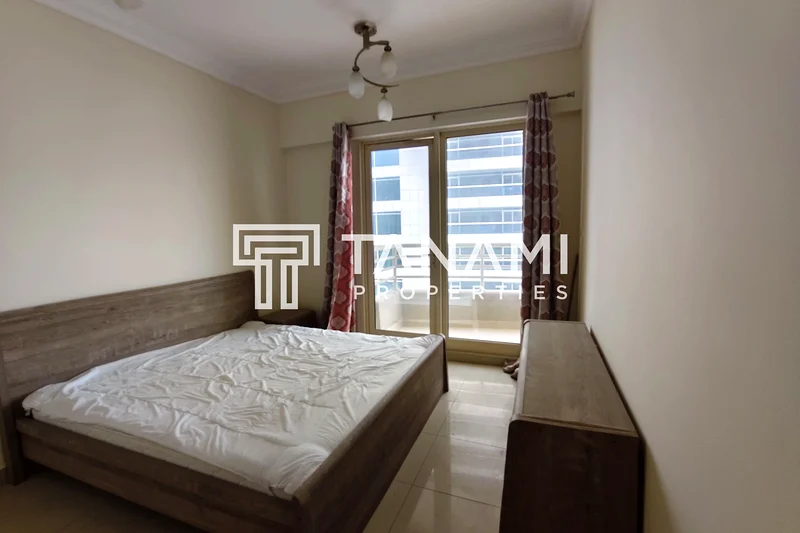 شقة واسعة | طابق عالي | مؤثثة64037666578305114