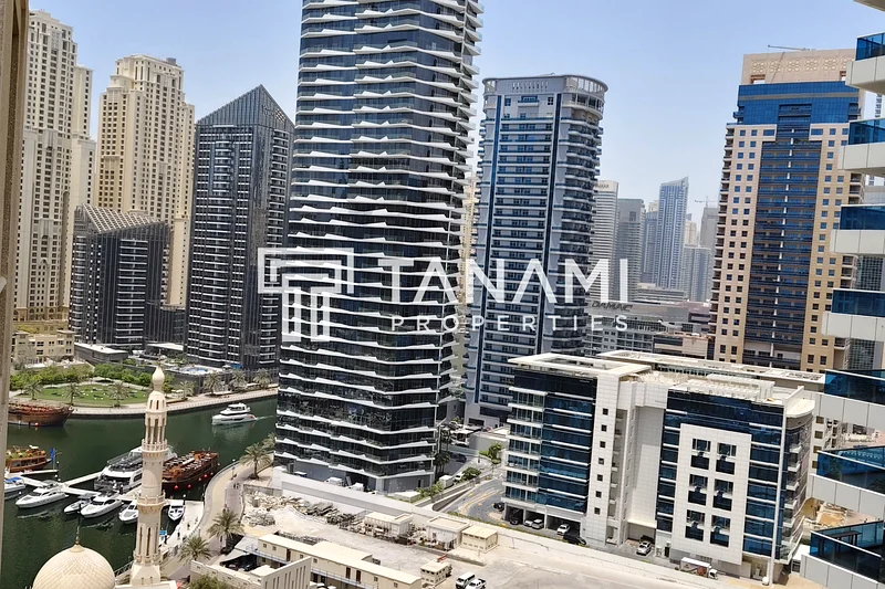 شقة واسعة | طابق عالي | مؤثثة64037666578305111