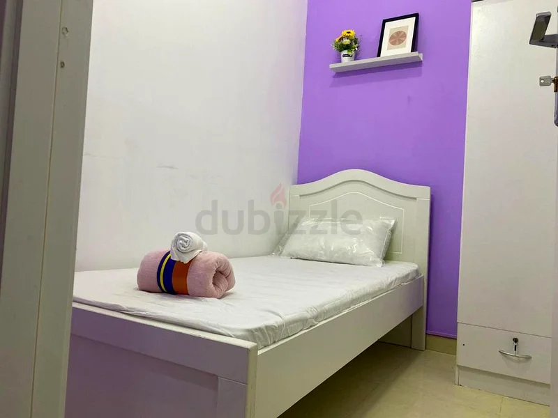 غرفة مفتوحة للسيدات الفرديات في كراما 1500 درهم شاملة بالقرب من مترو ADCB63795843810691112