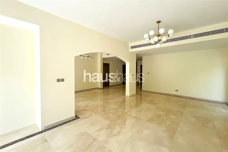 Back to Back | Newly Renovated | Type 763726113974274112