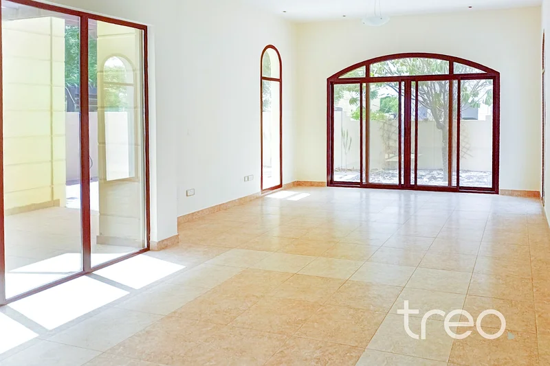 Semi Detatched | Vacant Now | Large Plot63731086413570111