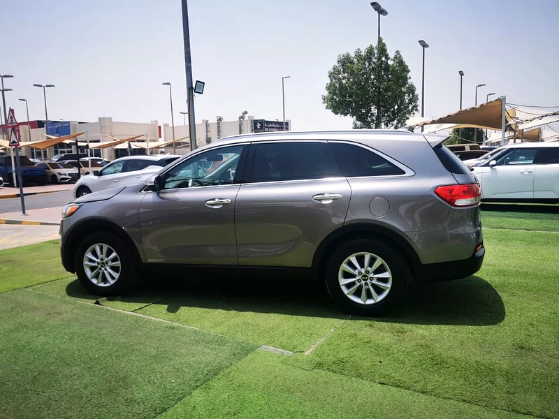 ** 2018 |**| Kia Sorento  |** EX |**| 7 Seater **| Premier Edition |**| Metallic Grey Color |63612077706626113