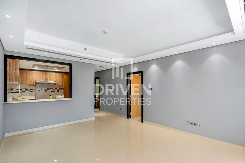Well Maintained | Spacious Layout | Vacant63782222657025112