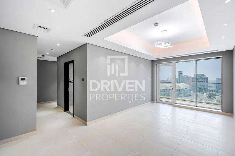 Great Location | Mid Floor | Multiple Cheques63782222675331111