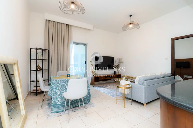 Vacant | Furnished | Corner Unit63734347353217111
