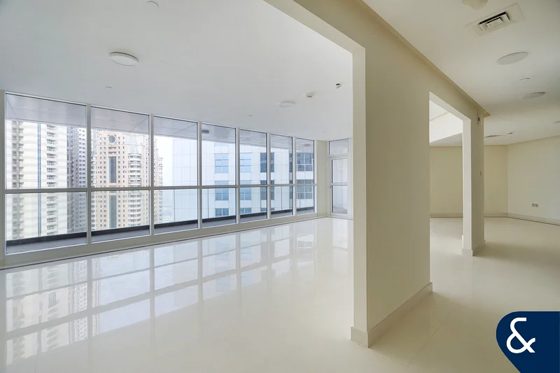 2,979 Sq. ft. | Vacant Unit | High Floor64037935328899114