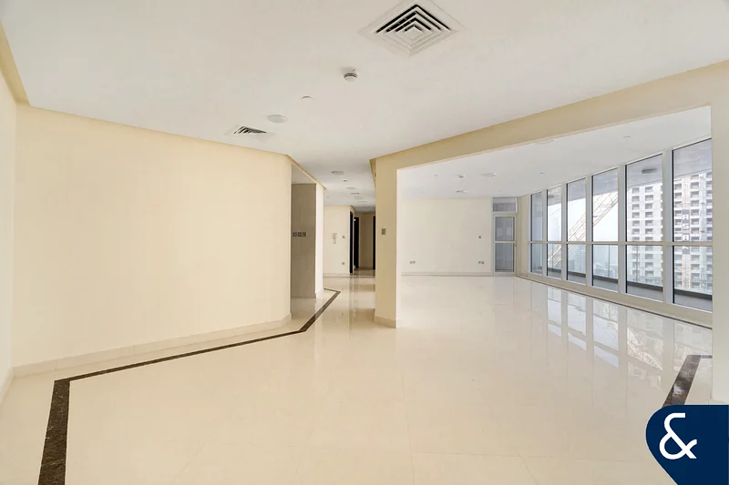 2,979 Sq. ft. | Vacant Unit | High Floor64037935328899113