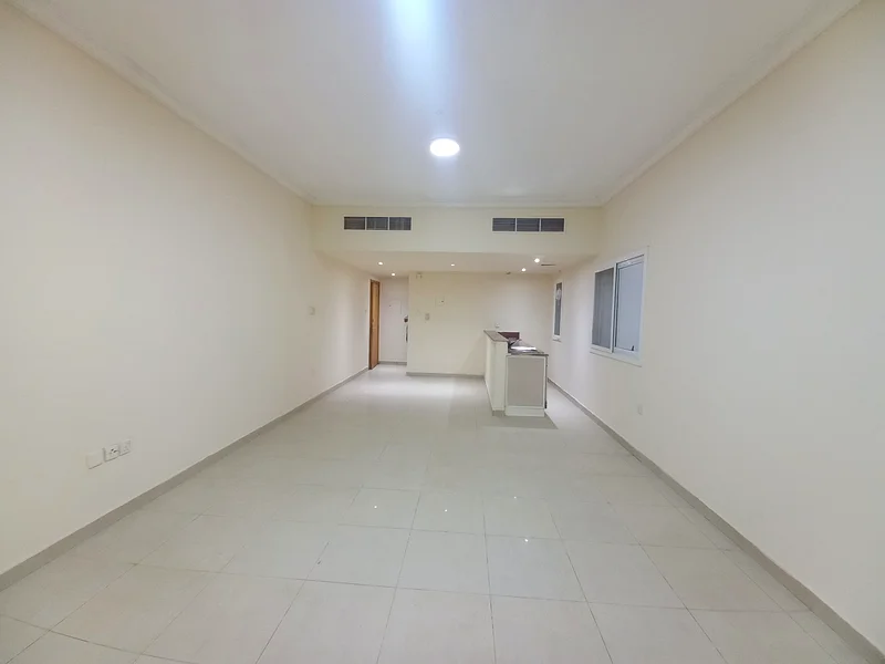 شقة استوديو كبيرة الحجم بسعر 23 ألف فقط مع 20 يومًا مجانًا في منطقة المويلح63704944094593110