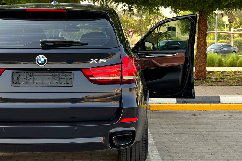 Full AGMC Service History | BMW X5 xDrive50i M-Sport 2017 GCC Specs (2 Keys / Single Owner)63612056378881114