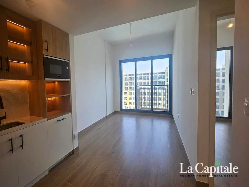 Spacious Layout | Vacant | Semi Furnished63736901144067112