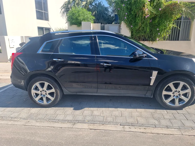 Urgent Sell: GCC CADILLAC SRX 2012 V6 3.6L AWD 5 SEATER TOP OF RANGE63620190251266111