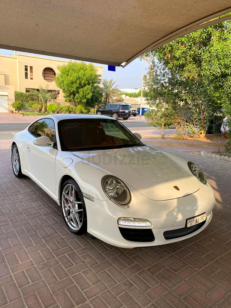 Porsche 911 Carrera S (997.2) from 2009 GCC specs63612076000386110
