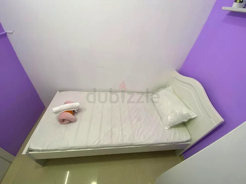 غرفة مفتوحة للسيدات الفرديات في كراما 1500 درهم شاملة بالقرب من مترو ADCB63795843810691113
