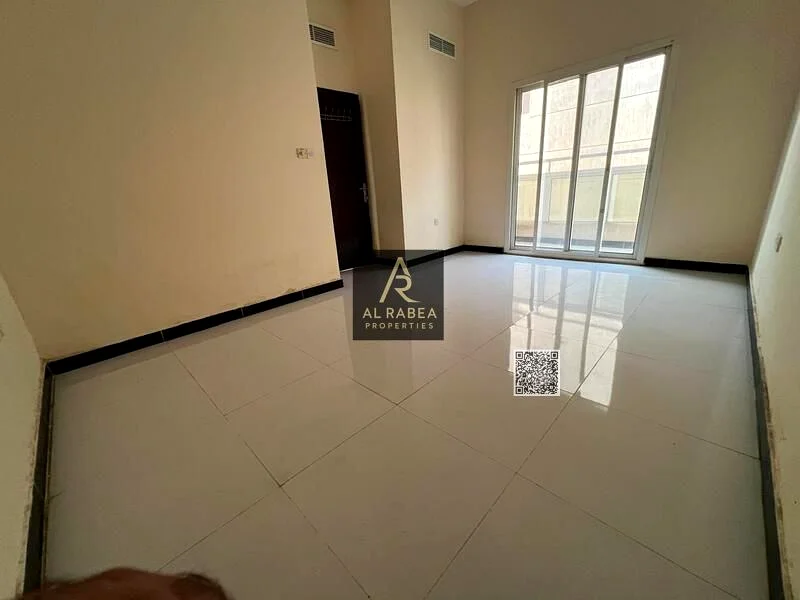 للإيجار بالقرب من السوق الصيني، غرفتين، صالة، حمامين، وشرفة63713689384833113
