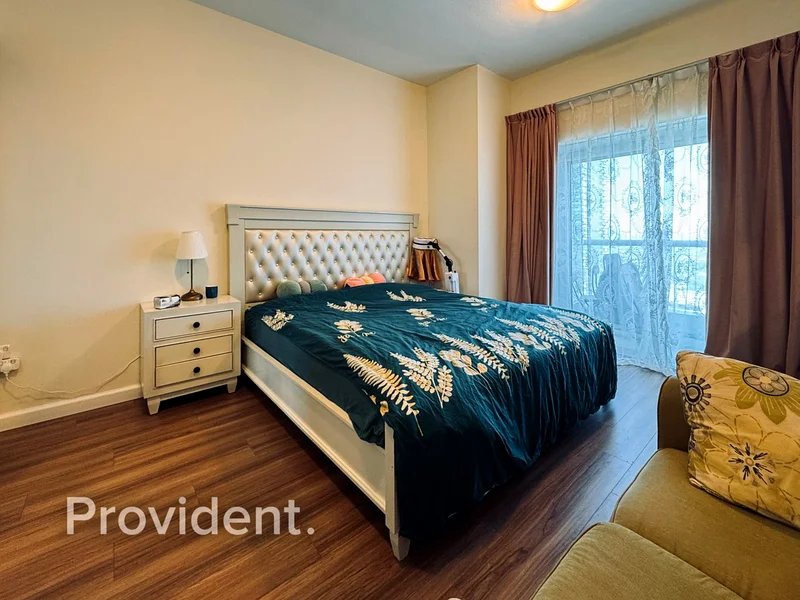 Upgraded | Furnished | Higher Floor | Vacant63749830361474111