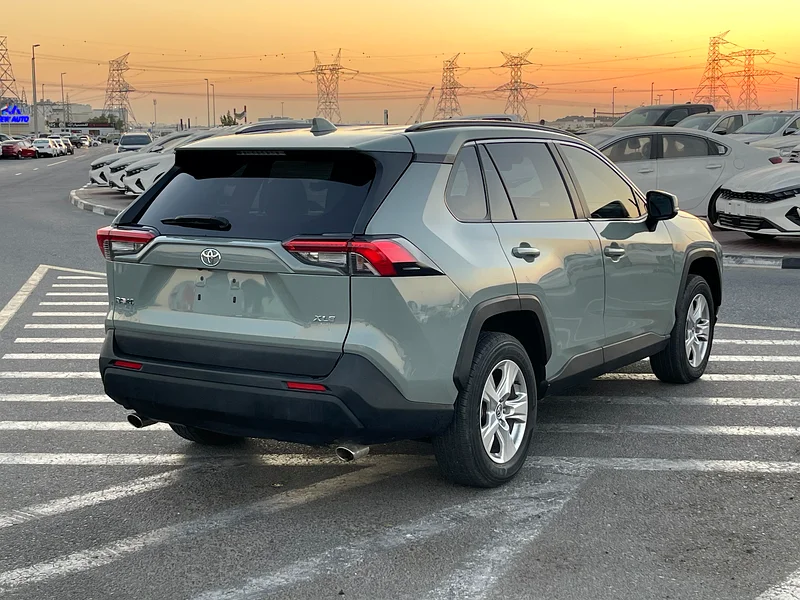 2021 TOYOTA RAV4 XLE FULL OPTIONS IMPORTED FROM USA63612792481155112