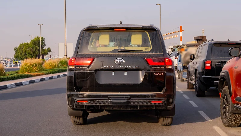 2025 Toyota Land Cruiser 300 GXR 3.5L AT Petrol63613129637634113