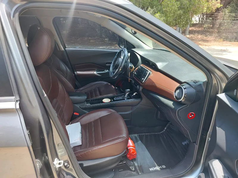 Nissan Kicks 1.6L SL Plus and NIM Brown Leather Seat63612796623363114