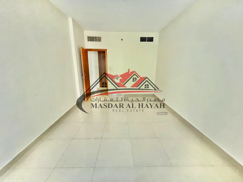 Like brand new •Prime location •Wardrobes •Covered Parking63812229620097112