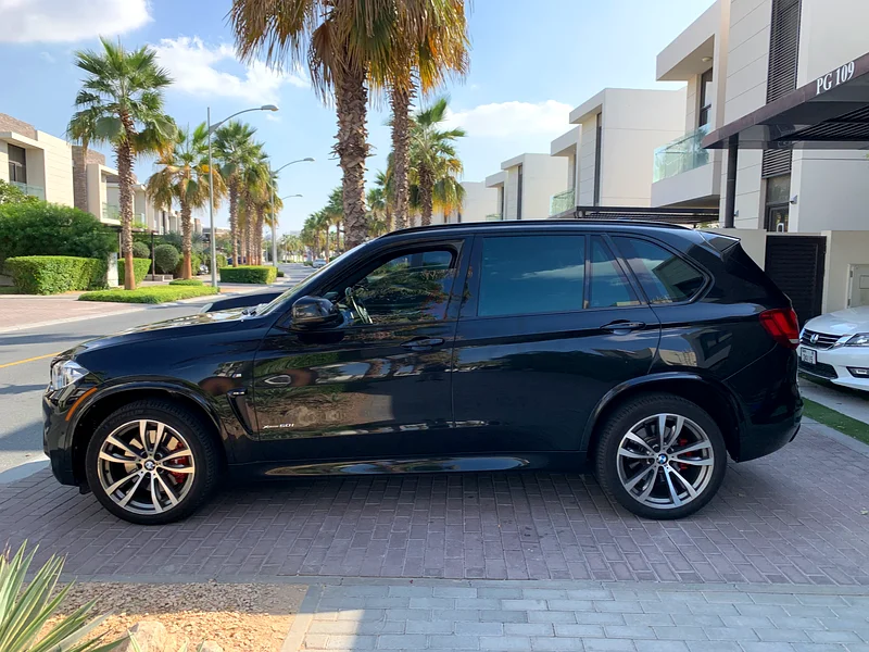 Twin turbo v8 power, 7 seater, wireless CarPlay, M performance exhaust63612445959426111
