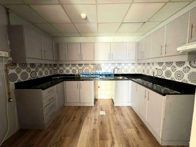 Spacious Layout | Huge Balcony | Upgraded | Vacant63778886325123113