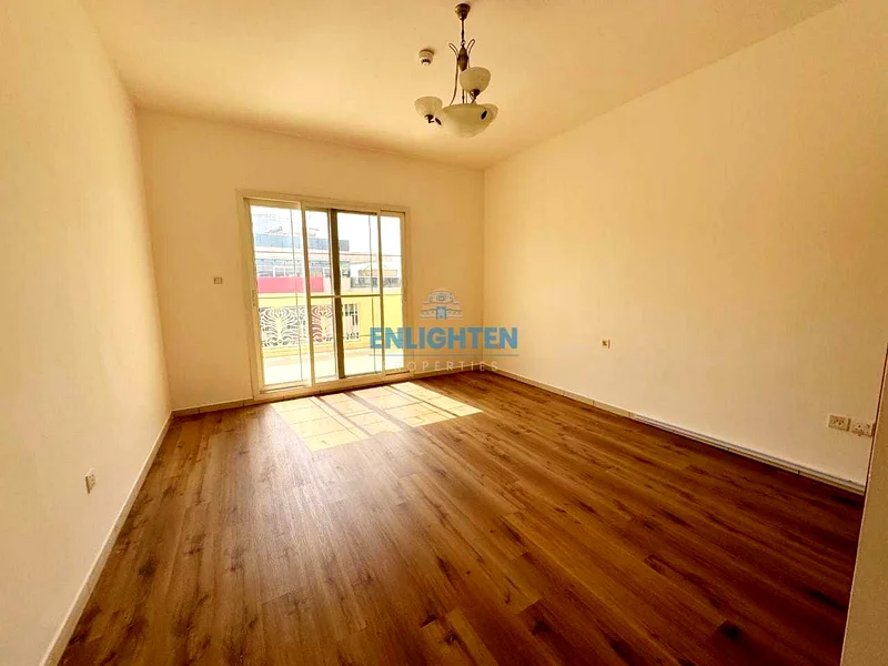 Spacious Layout | Huge Balcony | Upgraded | Vacant63778886325123114