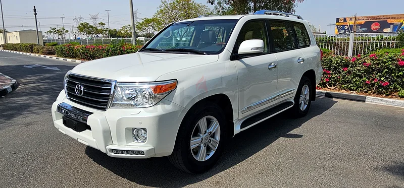 TOYOTA LAND CRUISER GXR V8 FULL 0PTION MODEL 2015 G.C.C ACCIDENT FREE ORIGINAL PAINT63613131580163112