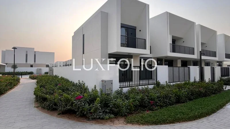 Brand new | Single Row | Huge Corner63737448307074111