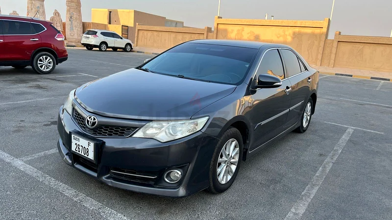 Toyota Camry SE GCC full option without  sunroof63612450005763111
