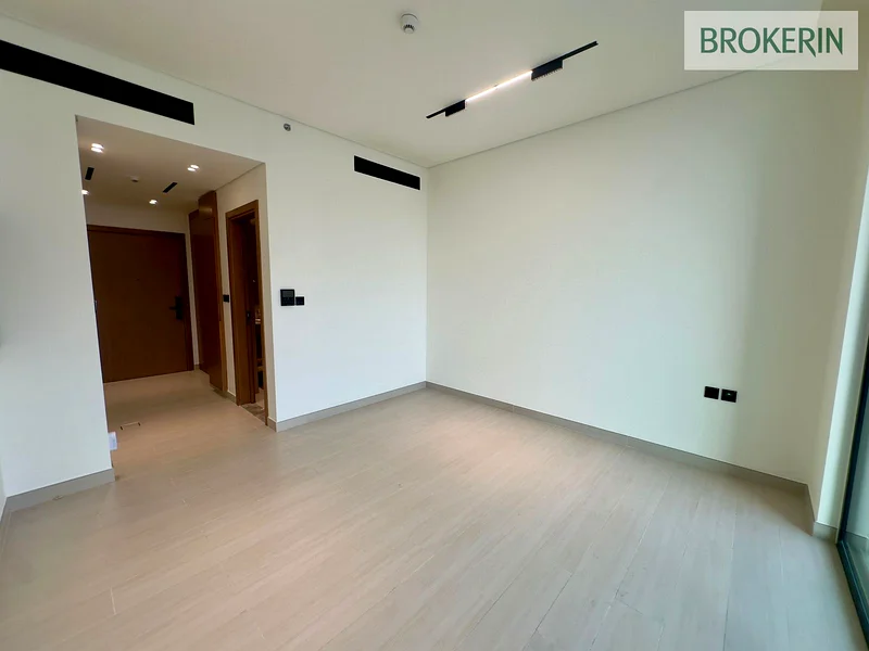 LARGE SIZE | HIGH FLOOR | READY TO MOVE | BRIGHT |63785165885314113