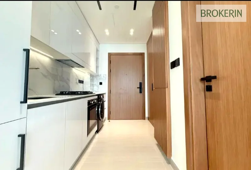 LARGE SIZE | HIGH FLOOR | READY TO MOVE | BRIGHT |63785165885314111