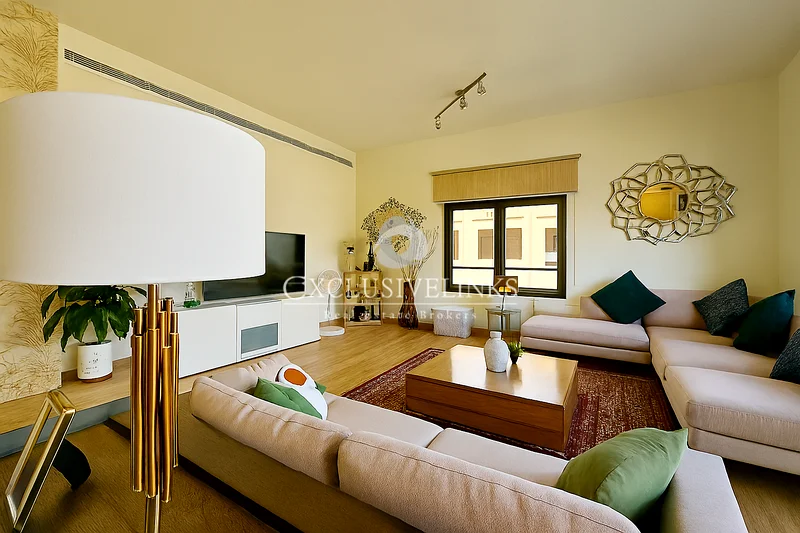 Stunning | Huge | Pool views | 2 Parkings63726658123393114