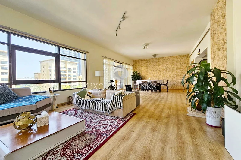 Stunning | Huge | Pool views | 2 Parkings63726658123393112