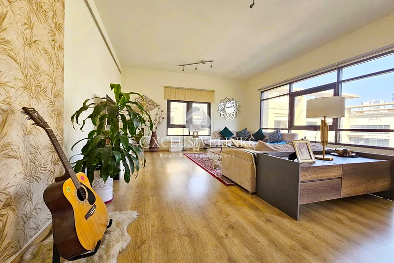 Stunning | Huge | Pool views | 2 Parkings63726658123393113