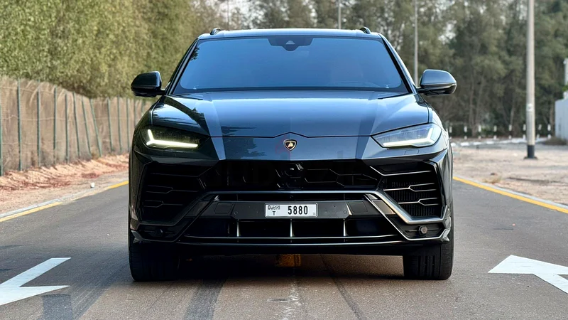 لامبورغيني أوروس فائقة النظافة63612058597761110