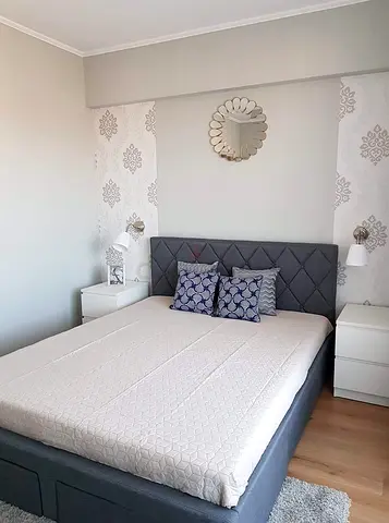 Stylish Grey Bed with Elegant Decor