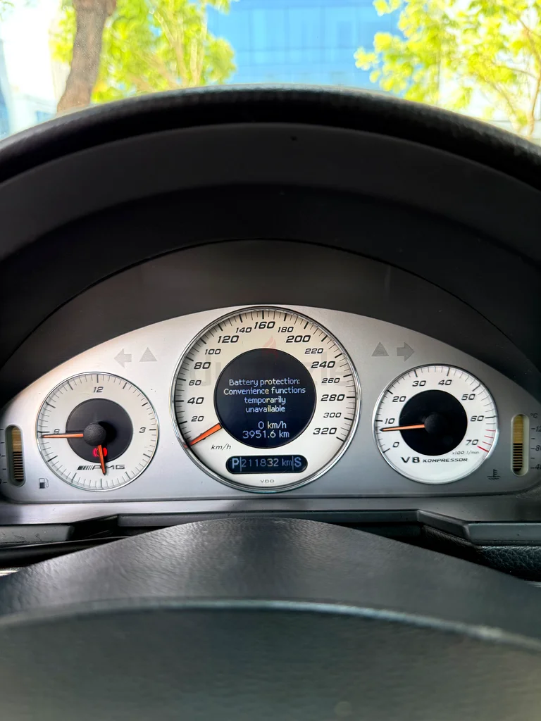 مرسيدس بنز E55 AMG كومبرسور 2004 | سوبرتشارجد V8 سعة 5.4 لتر | نظيفة وقوية63613135356291111