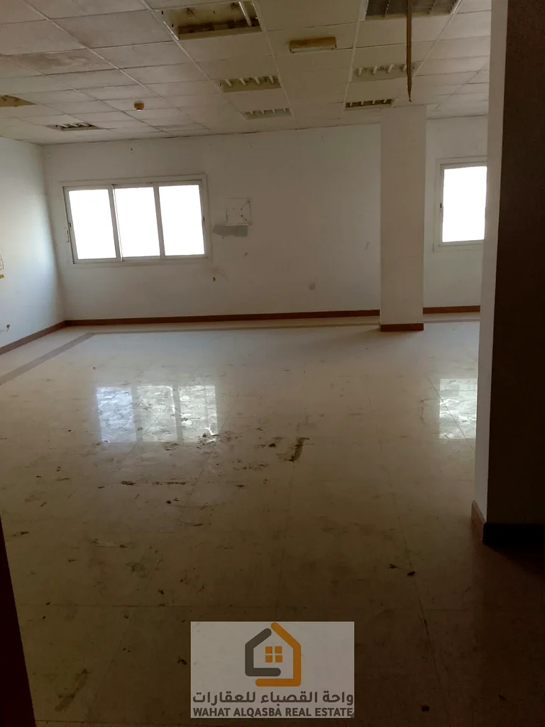An ideal opportunity for business owners and investors! Showroom for rent in the heart of Sharjah63622988243841113