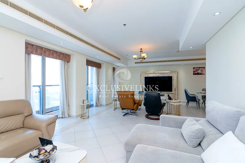بائع متحمس | إطلالات على البحر والنخيل | مؤجر64041590783618114