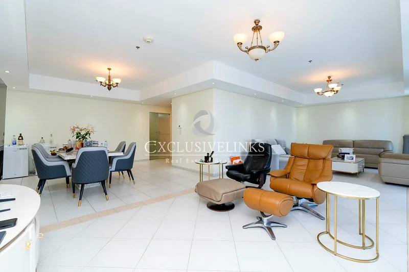 بائع متحمس | إطلالات على البحر والنخيل | مؤجر64041590783618113