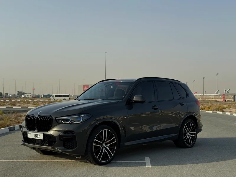 2023 BMW X5 xDrive40i M Sport – خيار كامل | رمادي | 38,369 كم | مواصفات الخليج63612446522497111