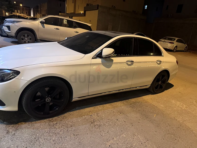 Mercedes E200 clean, Mercedes E20063612088715009112