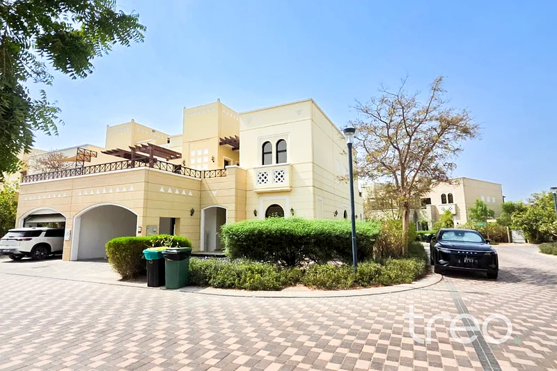 Semi Detatched | Vacant Now | Large Plot63731086413570110