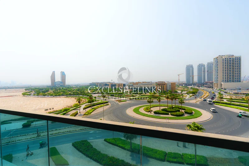 Spacious | Bright 1 BR | Skyline View63732018647555112