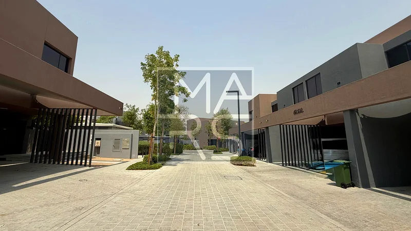 Luxurious 3-Bedroom Corner Townhouse in Robinia, Masaar – AED 160,000 Yearly63654746091394111
