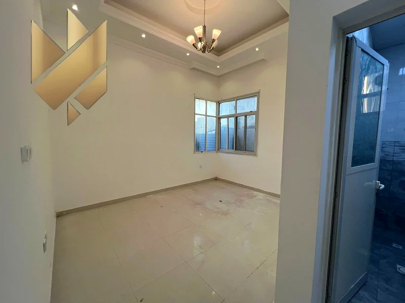 فيلا بسعر شقة – غرفة الخادمة – تخطيط واسع – موقع متميز63718109892865113