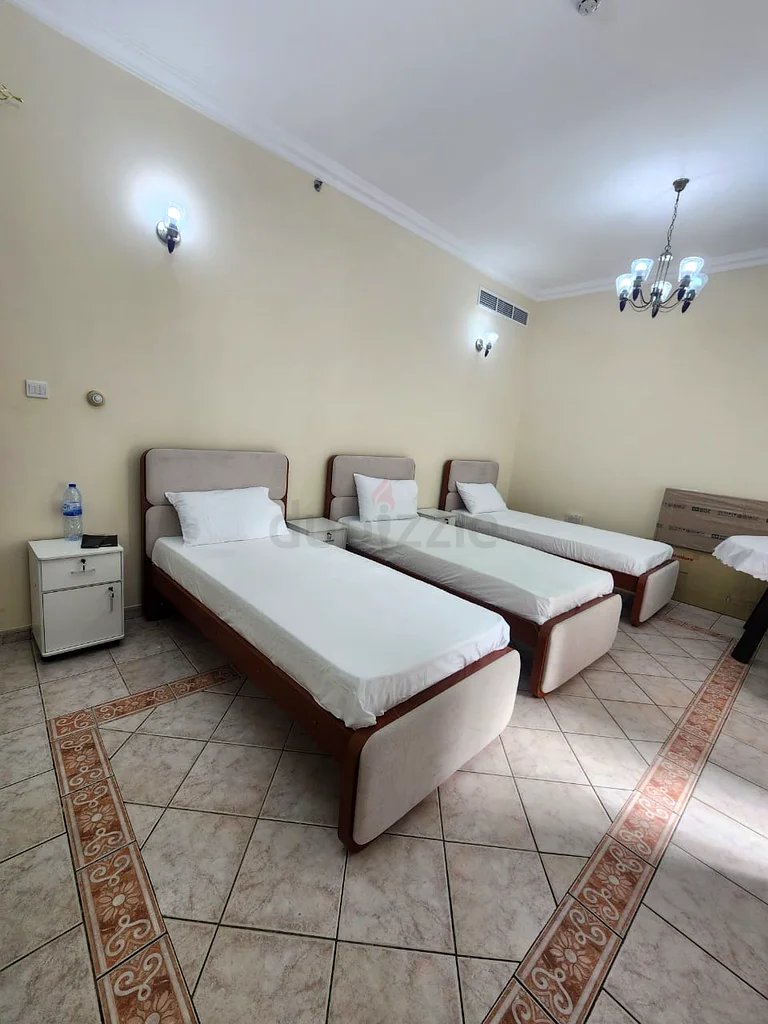 Ladies Bedspace With Balcony Available Burjman Mall Backside / HBL Bank Backside - 3min Metro Exit-363796680520066110
